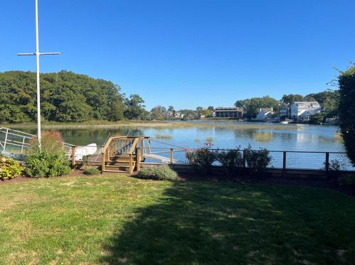 75 Roton Ave, Norwalk CT  06853-1537 exterior