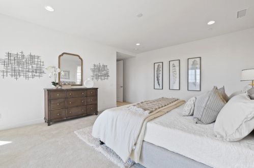 130 Long Fence, Irvine CA  92602-1807 exterior