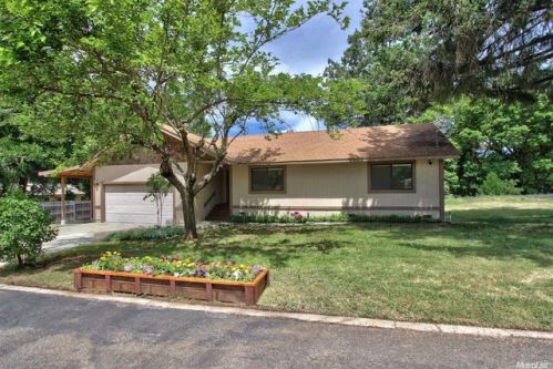 5910 Pecky Cedar Ln, Michigan Bluff, CA 95631-9710