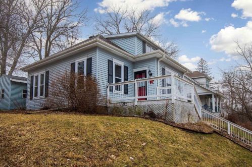 499 Jackson St, Galena, IL 61036-2421