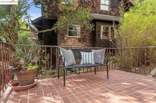 23 Hillside Ct, Berkeley, CA 94704-2530