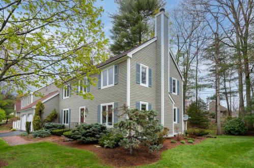 11 Quaker Rd, Nashua, NH 03063-2842