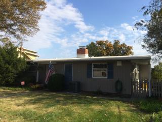 1815 Arlington Ridge Rd, Arlington VA  22202-1628 exterior
