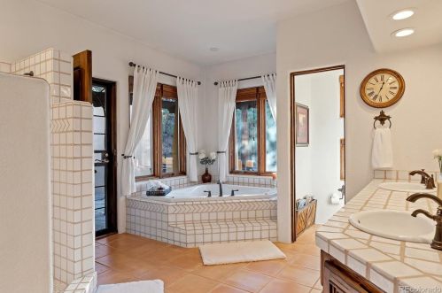 16002 64th Ave, Arvada CO  80007-7410 exterior