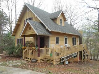 28 Blue Pine Ct, Big Canoe, GA 30143-5607