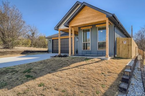 1464 Rosedale St, Fort Worth TX  76104-5633 exterior