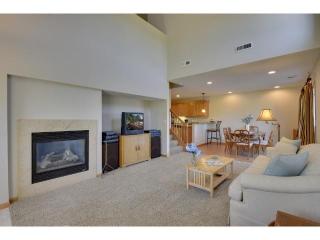 1502 Serenity Ln, Minnetrista, MN 55387