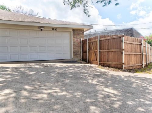 2923 Allister St, Dallas TX  75229-2460 exterior