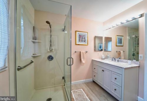 5 Exeter Ct, Princeton NJ  08540-7000 exterior