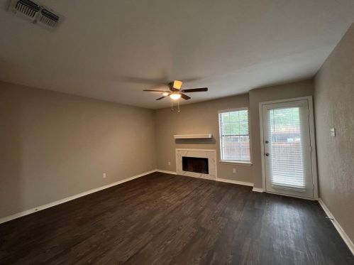 7417 Kingswood Cir, Fort Worth TX  76133-6534 exterior