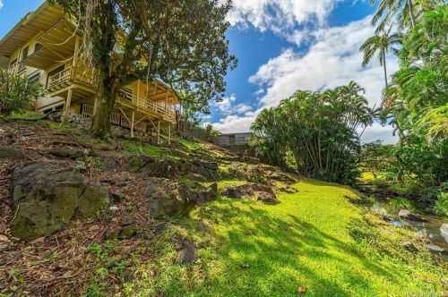 3430 Kaohinani Dr, Honolulu HI  96817-1022 exterior