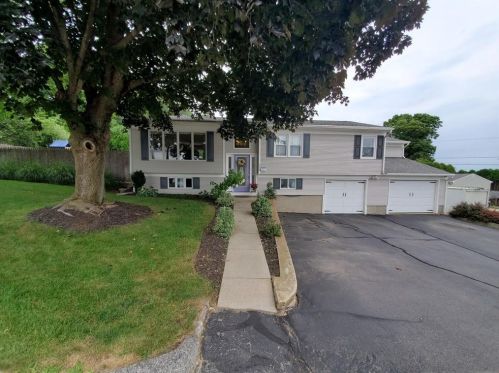 222 Highland Ave, Providence, RI 02906-2847