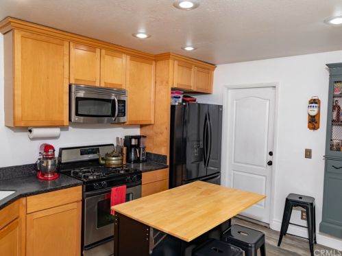 11568 Freedom Trl, Riverside CA  92503-5066 exterior