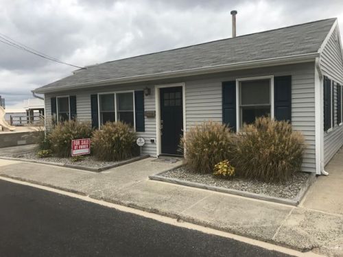 246 Kathryn St, Lavallette, NJ 08735-1613