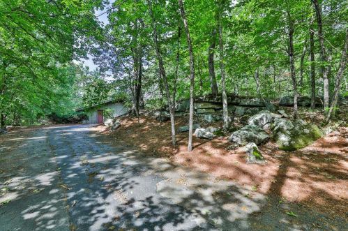 20 Hemlock Hill Rd, Amherst, NH 03031-2646