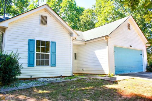 135 Widgeon Dr, Newnan, GA 30263-6054
