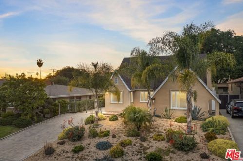 2417 Glenoaks Blvd, Glendale CA  91206-3027 exterior