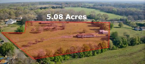130 Ayers St, Carnesville, GA 30521-6912