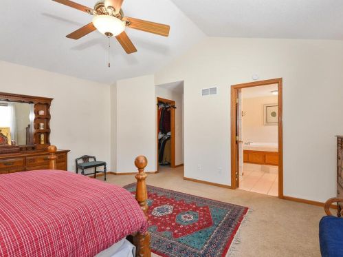 1539 Blackhawk Lk Dr, Saint Paul MN  55122-1258 exterior