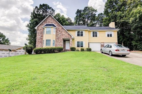 2036 Laboon Cir, Atlanta, GA 30349-5245