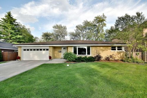 933 Mitchell Ave, Elmhurst IL  60126-4854 exterior