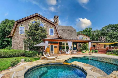 2342 Flat Rock Rd, Hartwell, GA 30643-6843