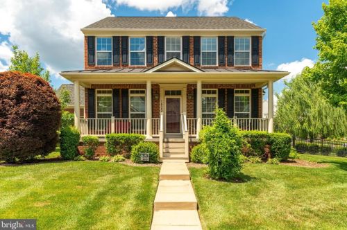 16584 Space More Cir, Woodbridge, VA 22191-6385