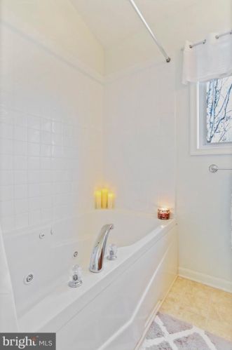 166 Nemacolin Trl, Hedgesville WV  25427-4272 exterior