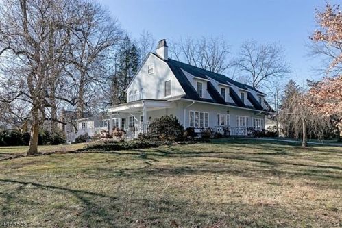 215 Orchard St, Cranford, NJ 07016-1824