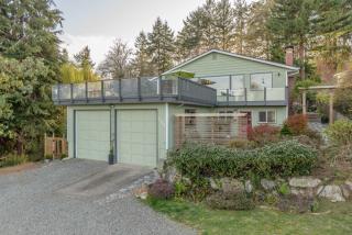 23909 105th Ave, Vashon, WA 98070-7601