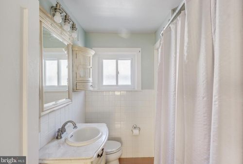 6 Evergreen Ln, Tavistock NJ 08033-1201 exterior