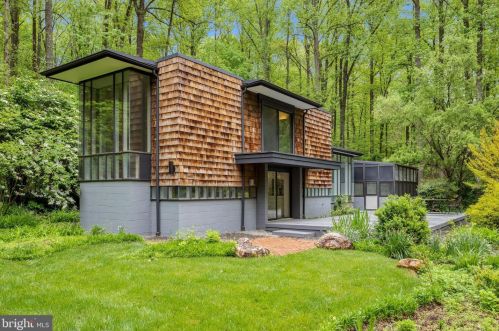 970 Millwood Ln, Great Falls, VA 22066-2313