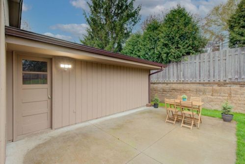 387 Iona Ln, Saint Paul MN  55113-2325 exterior