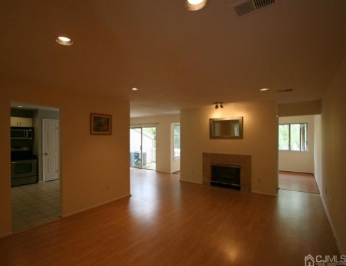 48 Kayser Ln, Town Center, NJ 07052-1152