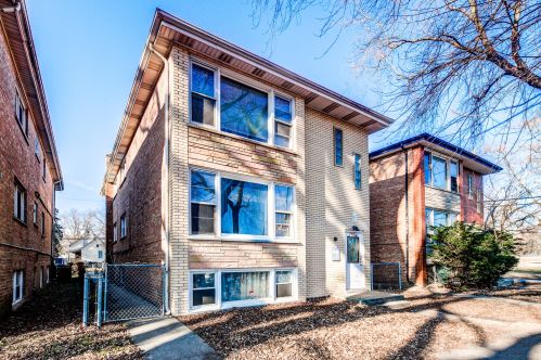13814 Wentworth Ave, Chicago, IL 60827-1921