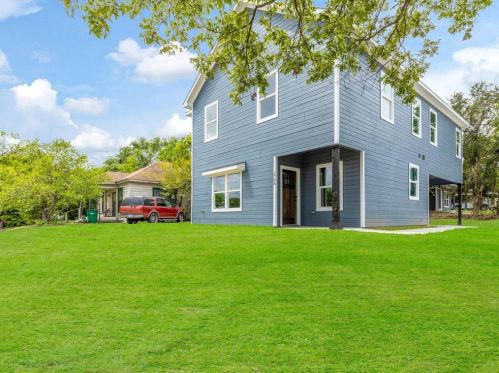 1704 Johnson St, Greenville, TX 75401-3417