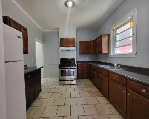 268 Sayles St, Providence, RI 02905-2023