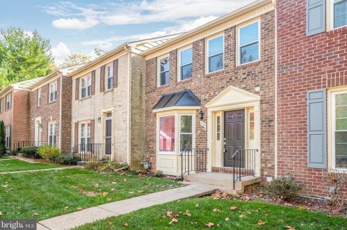 5166 Kimscott Ct, Annandale, VA 22003-4300