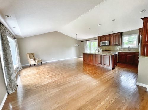 15149 Briar Ln, Oak Forest, IL 60452-1902