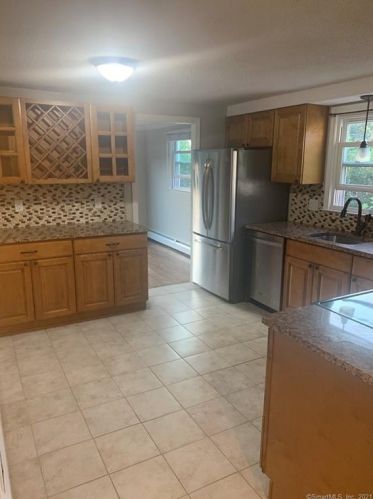 254 Sand Hill Rd, Wapping CT  06074-2140 exterior