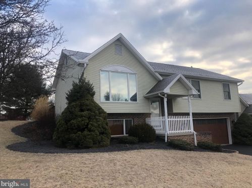 811 White Haven Rd, Harrisburg, PA 17111-6816