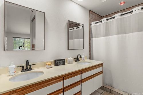 1033 Dewcrest Dr, Anaheim CA  92808-2402 exterior