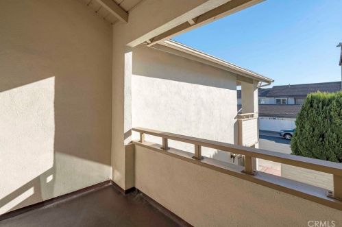 8 Spicewood Way, Irvine CA  92612-2721 exterior