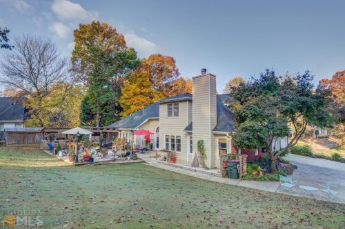 2381 Stedman Ln, Conyers GA  30094-4762 exterior