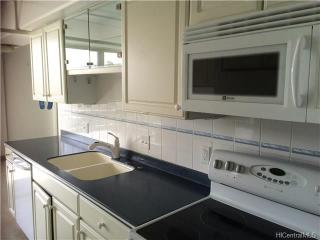 1629 Wilder Ave, Honolulu HI  96822-4669 exterior