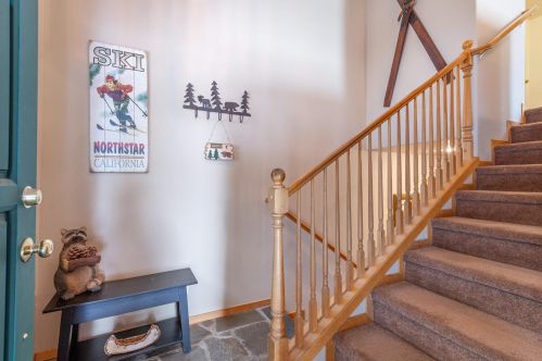 14236 Wolfgang Rd, Truckee, CA 96161-6903