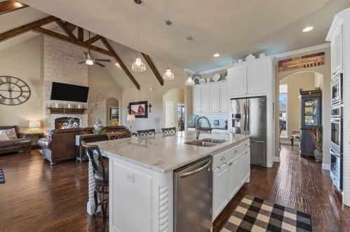 7662 Ben Day Murrin Rd, Fort Worth TX  76126-9384 exterior
