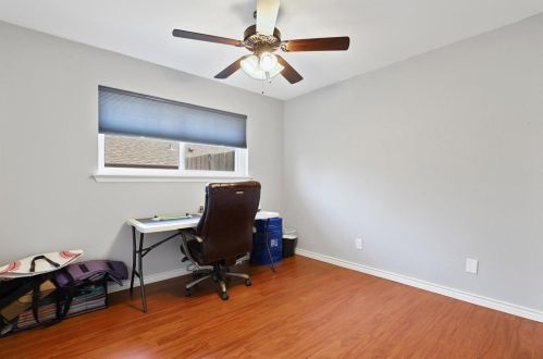 1932 Chesham Dr, Carrollton TX 75007-2403 exterior