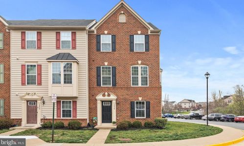 7030 Kona Dr, Gainesville, VA 20155-3323