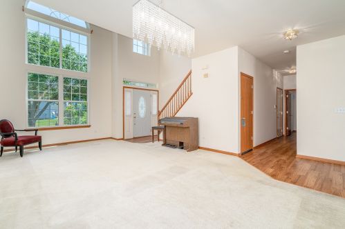 1639 Manor Oaks Dr, Plainfield, IL 60586-6555